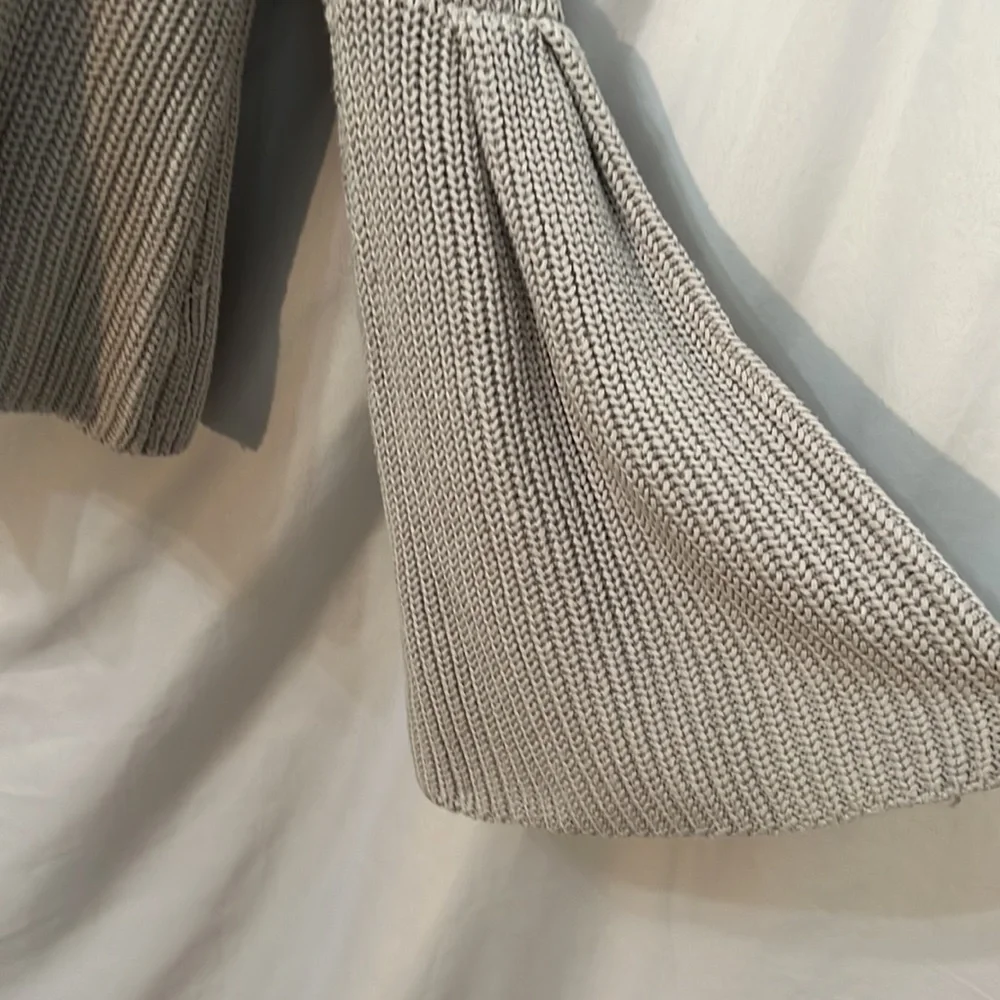 Free People Light Gray Rib Knit Bell Sleeve Pullover Cropped Sweater Size S/P